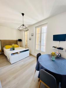 Grand studio au pied du panier