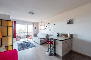 Appartement Grand Studio Avec Piscine Presqu'île De Giens 307 Chemin de la Plaine de Bouisson Bat A 83400 Hyères Provence-Alpes-Côte d\'Azur