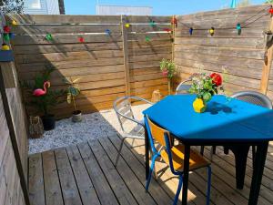 Grand studio avec terrasse à 100m du Vieux Port
