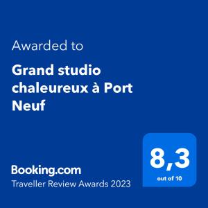 Appartement Grand studio chaleureux à Port Neuf 60 Boulevard Winston Churchill 17000 La Rochelle -1