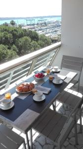 Appartement Grand studio climatisé en bord de mer avec parking sécurisé 95 Avenue des Frères Roustan 06220 Golfe-Juan Provence-Alpes-Côte d\'Azur