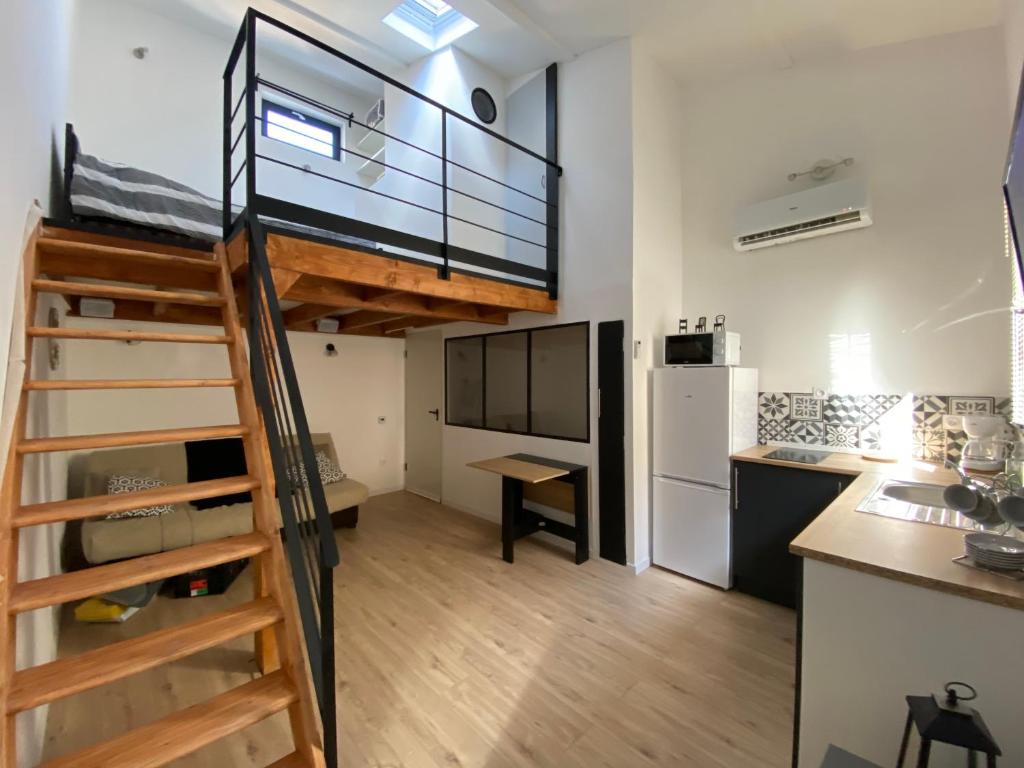 Appartement Grand studio contemporain avec mezzanine 6 Rue Thiers 34410 Sérignan