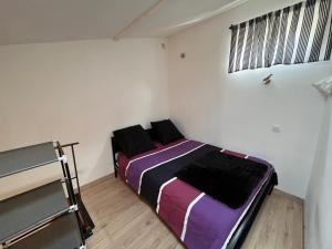 Grand studio contemporain avec mezzanine