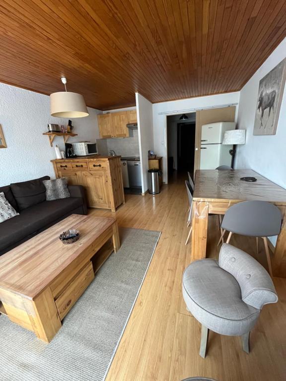 Appartement Grand studio de 36m2 avec alcôve, situé au centre. 66 Avenue de la Muzelle 38860 Les Deux Alpes