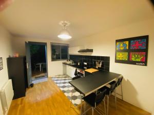 Appartement Grand studio de 38m2 et cour indépendante de 25m2 dont wifi et Netflix 12 Rue des Azalées 34070 Montpellier Languedoc-Roussillon