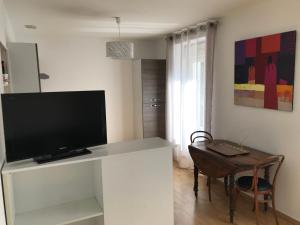 Appartement Grand Studio en coeur de ville pour 2 p. 37 Boulevard Voltaire 19110 Bort-les-Orgues Limousin