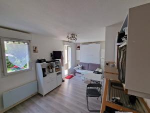 Grand studio Front de mer ensoleillé avec jardin plein sud accès direct plage