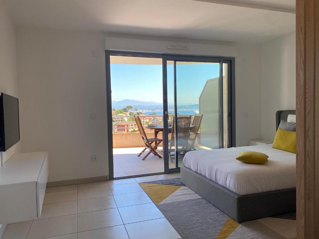 Grand Studio vue mer à 100 mètres des plages et Massif de l'Estérel 16 Boulevard de la Corniche d'Or, 06590 Théoule-sur-Mer