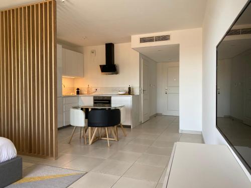 Grand Studio vue mer à 100 mètres des plages et Massif de l'Estérel