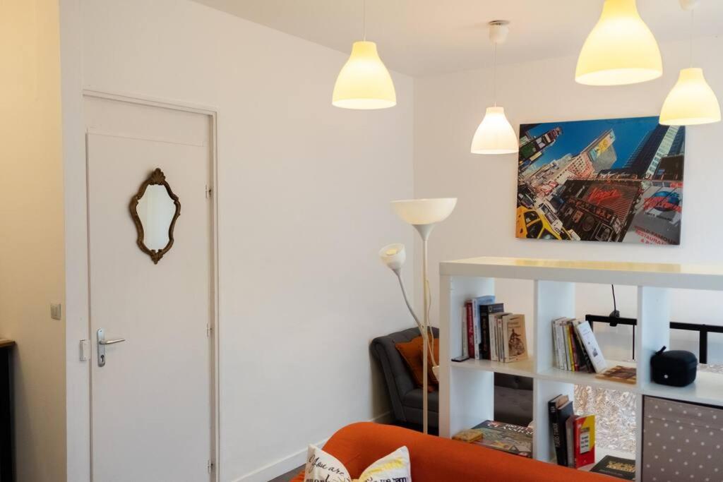 Appartement Grand Studio Wifi 25m2 Zen & Cosy, Roubaix Centre 61 Rue de Choiseul 59100 Roubaix