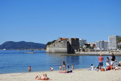 Grand T2 43m2 plages du Mourillon