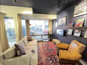 Grand T2 chic proche circuit tram centre ville
