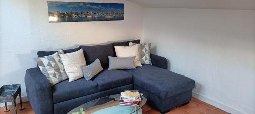 GRAND T2 COMPLETEMENT RENOVE HYPER CENTRE BANDOL