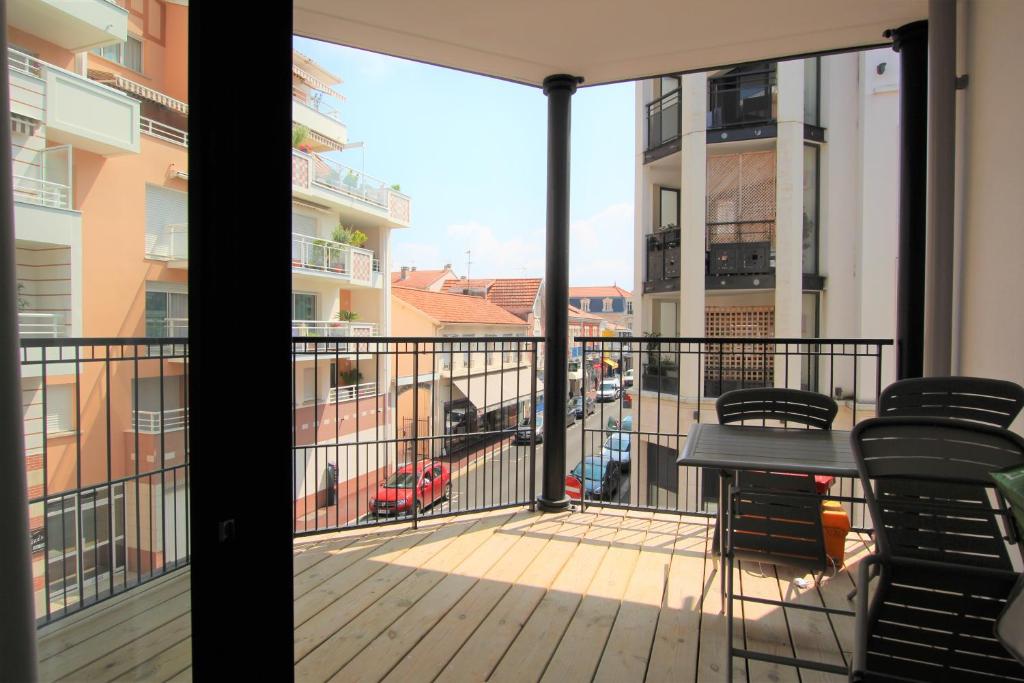 Appartement Grand T2 hyper-centre avec terrasse et Parking 1 rue lanine 33120 Arcachon