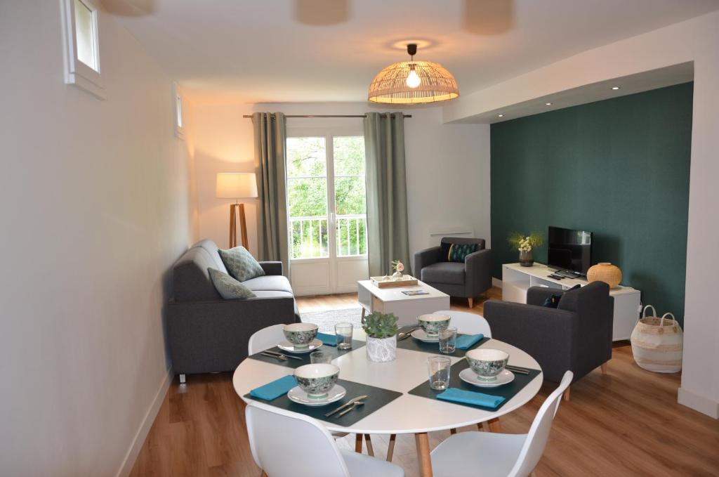 Appartement Grand T2 Port de Vannes, vue sur jardin 56 Rue Monseigneur Tréhiou 56000 Vannes