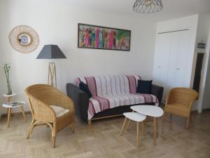 Appartement Grand T2 vue mer calme climatisé 500 m village et plage parking gratuit Résidence les Hauts de Port'Issol Bat A 20 Montée du Val d'Azur 83110 Sanary-sur-Mer Provence-Alpes-Côte d\'Azur