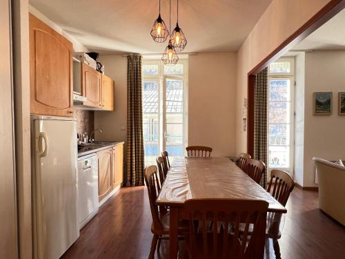 Grand T3 centre Cauterets 6 à 8 pers. WIFI. Balcon