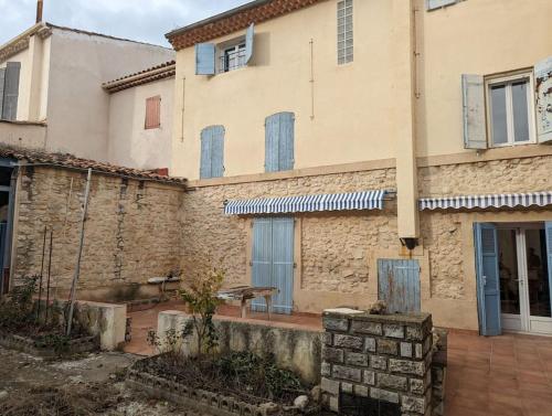 Grande maison de village