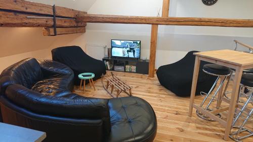 Grande maison de ville rénovée,au cœur du village
