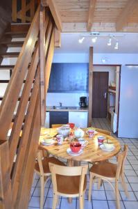 Granges 31 - DUPLEX 6PERS PIED PISTES DOMAINE ALPE D'HUEZ