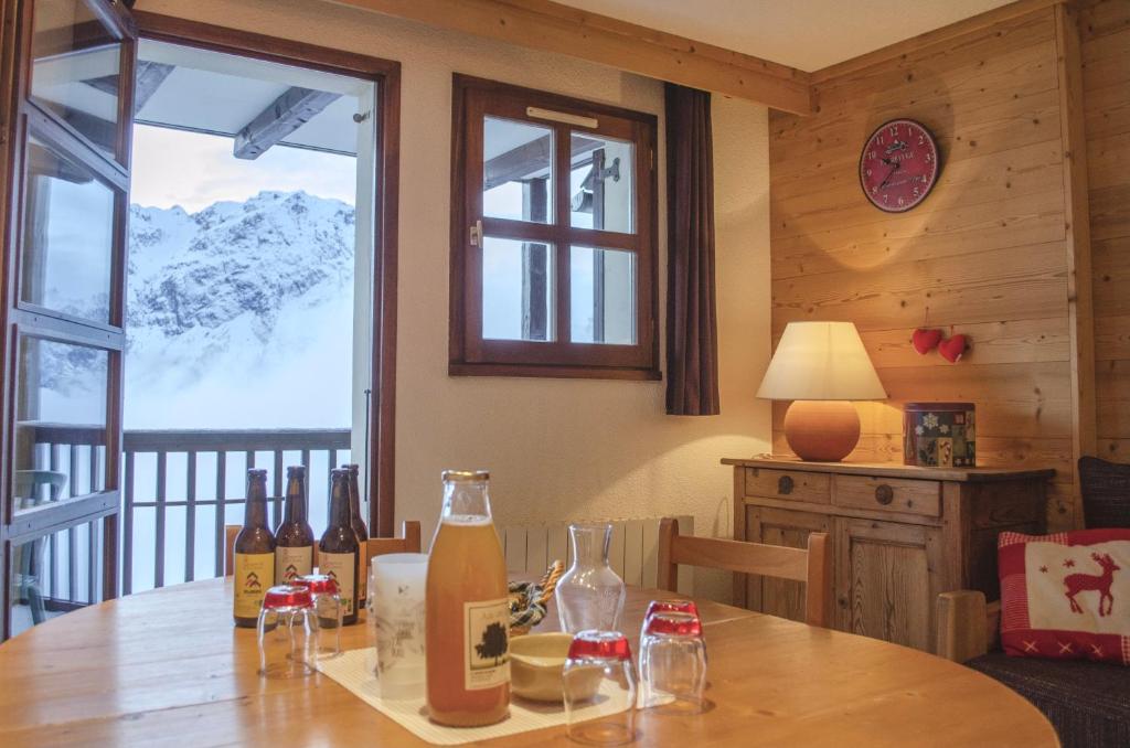 Granges 32 - BEAU DUPLEX SPACIEUX PIED PISTES ALPE D'HUEZ 3 Route des Pistes, 38114 Villard-Reculas