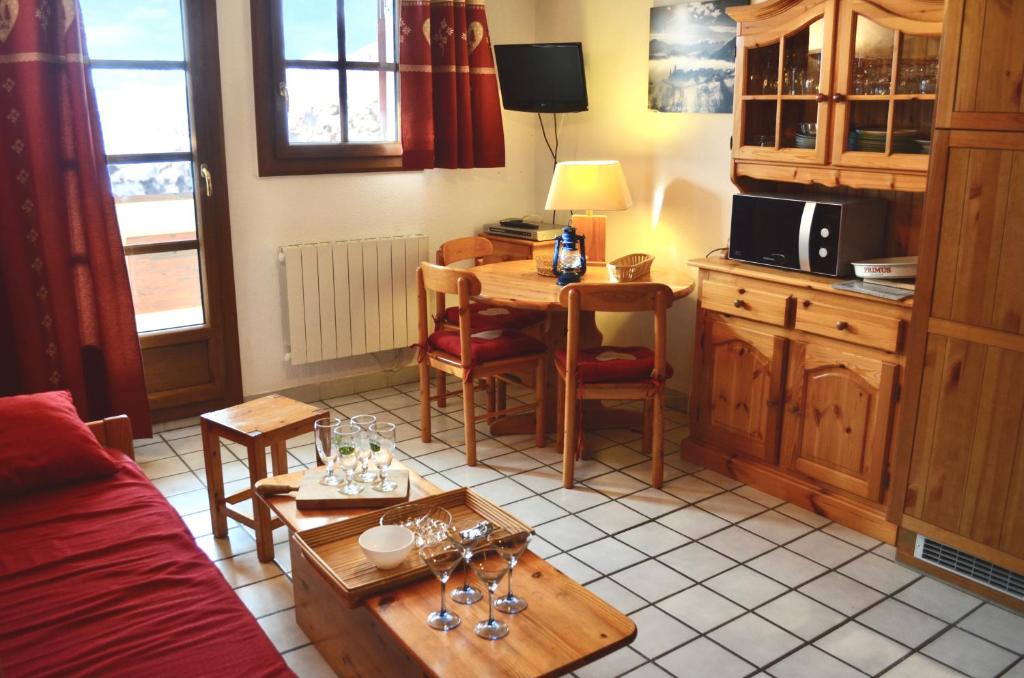 Appartement Granges 8 - BEL APPT 4P AU PIED DES PISTES DOMAINE ALPE D'HUEZ 3 Route des Pistes 38114 Villard-Reculas