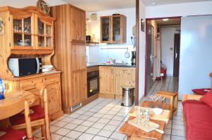 Granges 8 - BEL APPT 4P AU PIED DES PISTES DOMAINE ALPE D'HUEZ