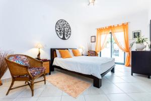 Great 2 bedroom apartment with communal pool