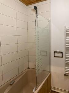 Great 8-pax ski-in ski-out apartment in Tignes Val Claret