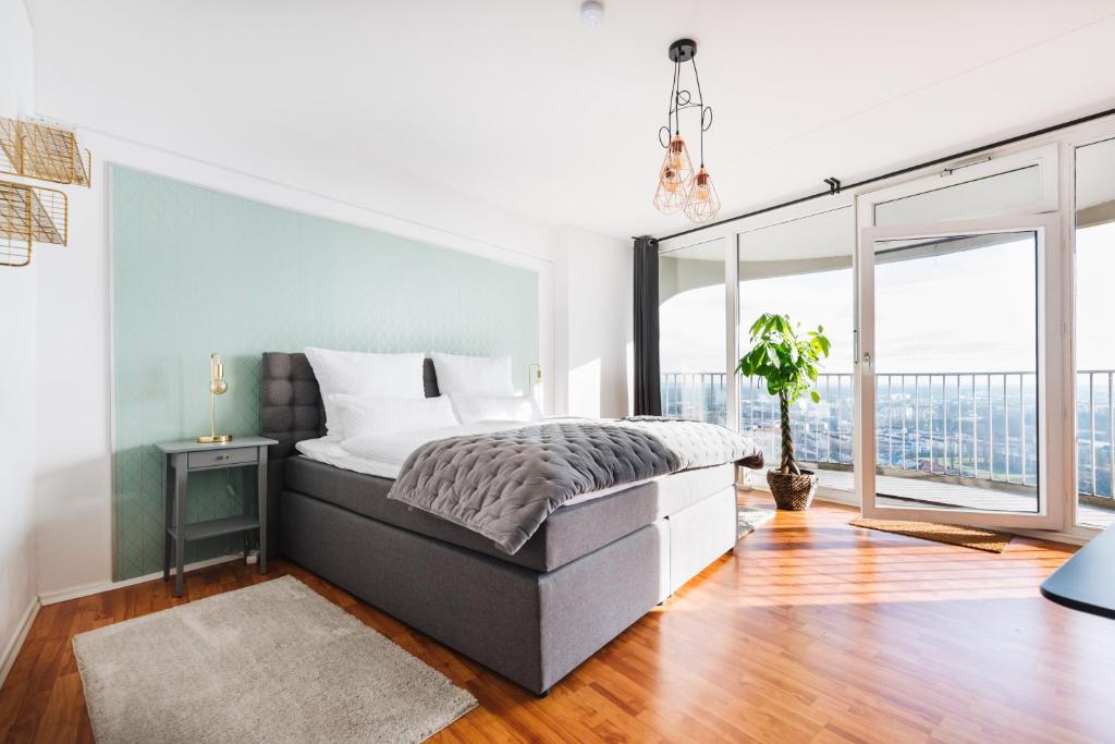 GREAT CITY VIEW I 26 FLOOR I NETFLIX and BOXSPRINGBED 12 Imhofstraße, 86159 Augsbourg