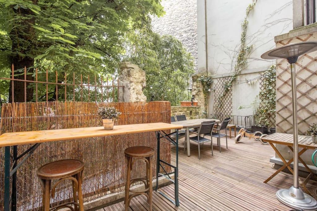 Great Terrace & 2 BR great with kids @Tour Eiffel 22b Rue des Belles Feuilles, 75116 Paris