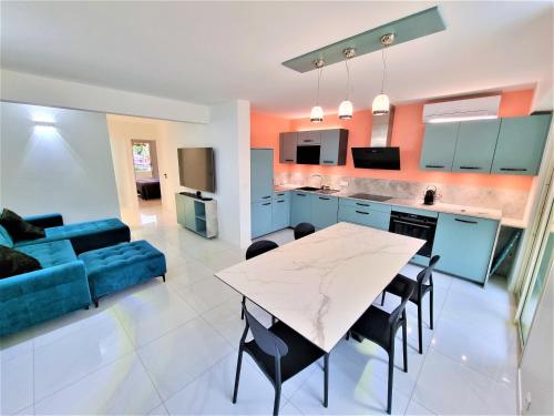 Green Design vue mer & hyper centre Juan-Les-Pins