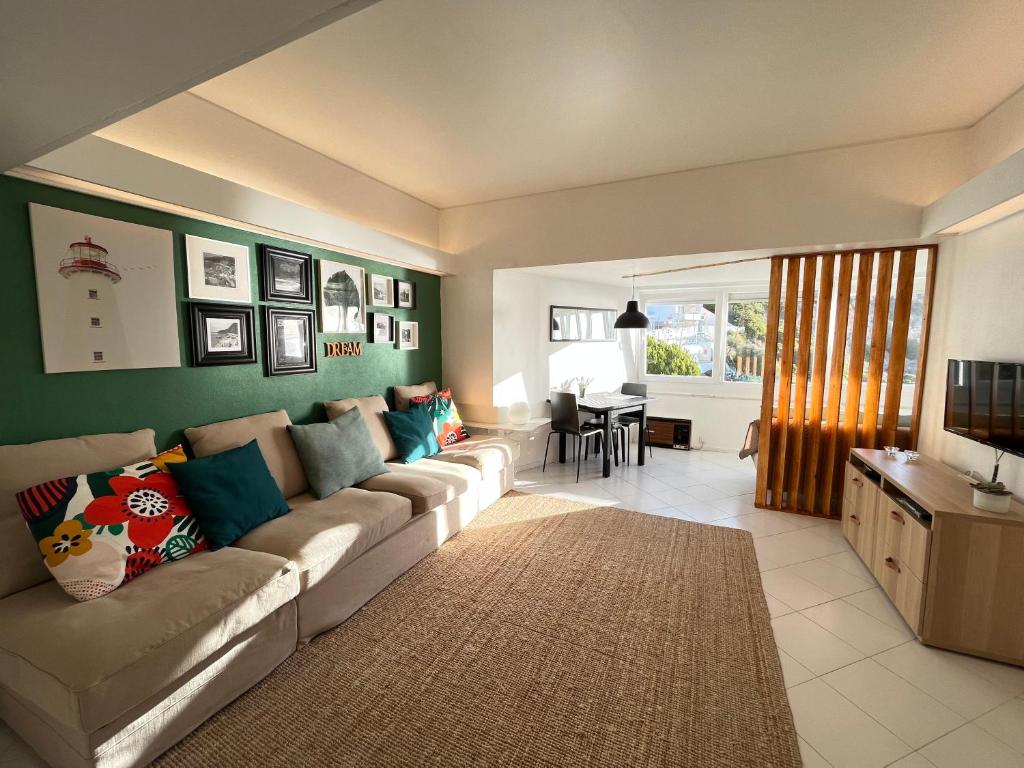 Green Dream Studio next to the beach by Trip2Portugal Rua Navegador Rodrigues Soromenho 4º Andar Habitacão 1126 Bloco EFGH, 2970-644 Sesimbra