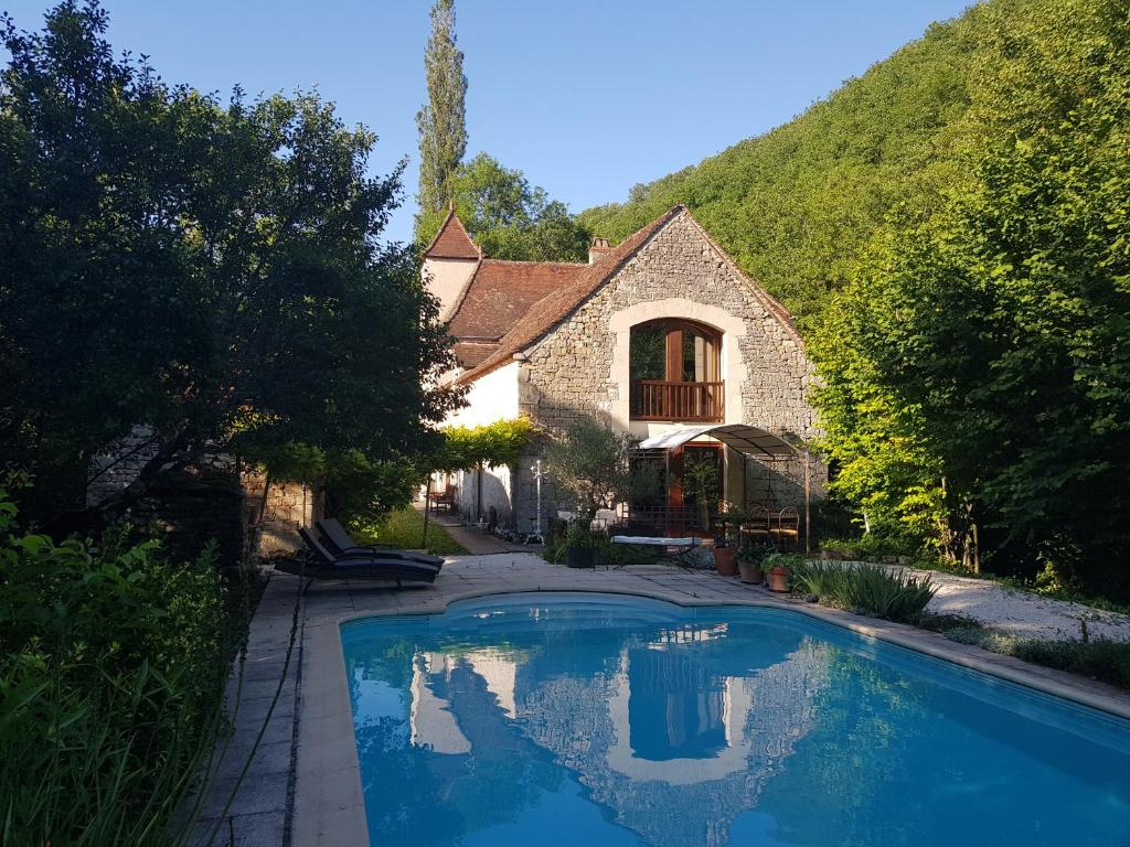 Green paradise T2 apartment with pool