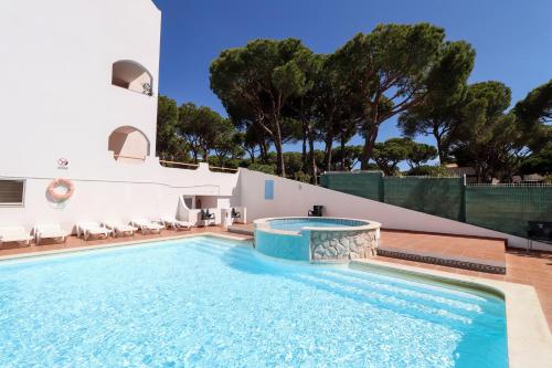 Green paradise T2 apartment with pool
