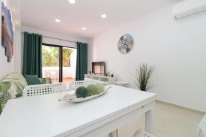 Green paradise T2 apartment with pool