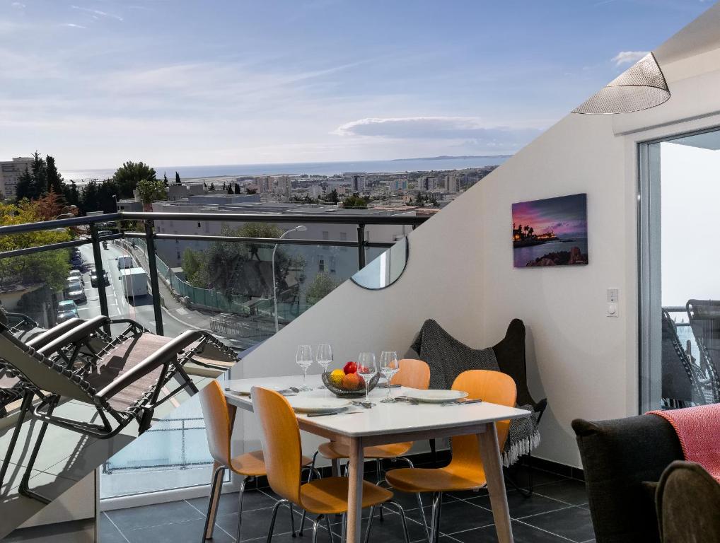 Appartement Greeter-Appartement avec vue mer, parking et piscine 86 Corniche Fleurie 06200 Nice