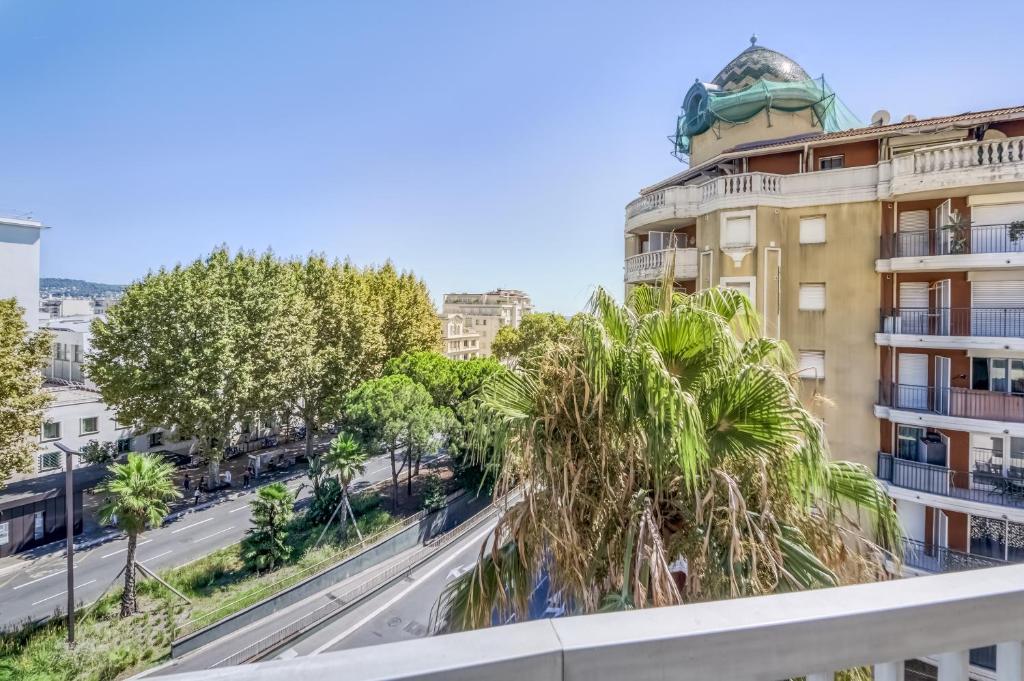 Greeter-Appartement Lumineux avec vue sur la mer 13 Avenue de Bellet, 06200 Nice