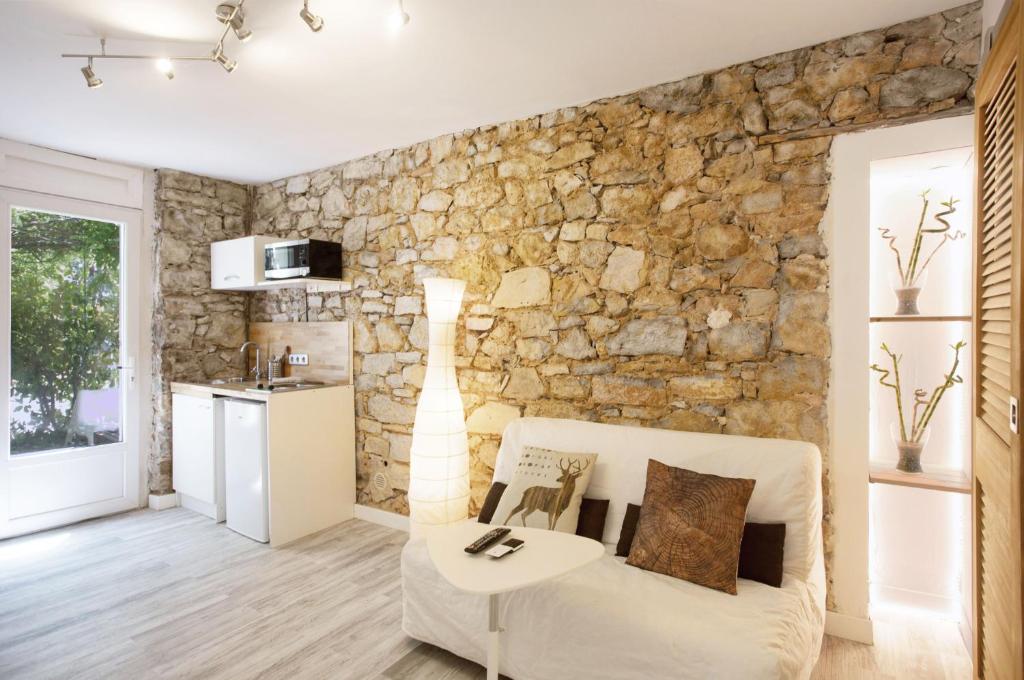 GregBnb-com - Studio CLIMATISÉ - Terrasse & parking privé 563 Chemin de Forgentier, 83200 Toulon