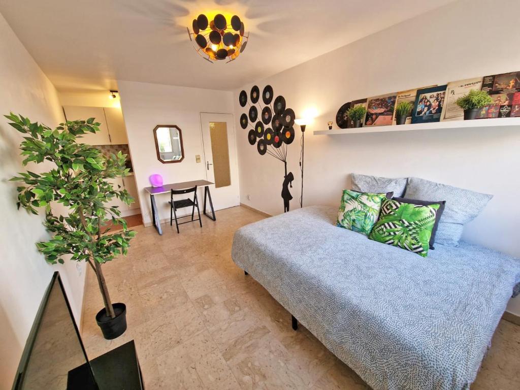 GregBnb-com - Studio vintage 25m² - Centre Joal 2 13 Rue Victor Reymonenq, 83200 Toulon