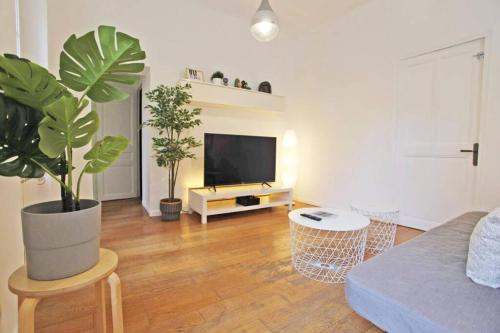 GregBnb-com - T2 50m2 - Jardin 80m2 - 15min gare