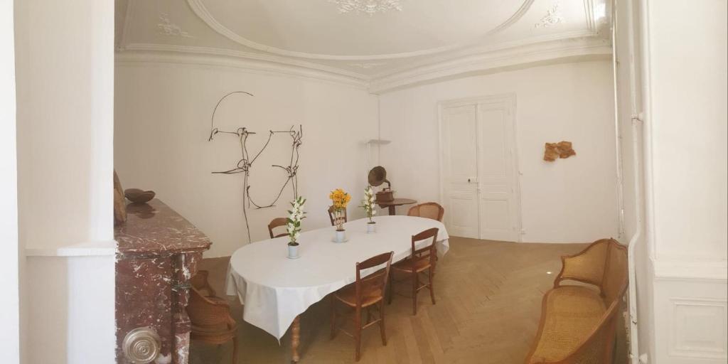 GregBnb-com - T2 Ancien et moderne - PARKING INCLUS - 15min Gare