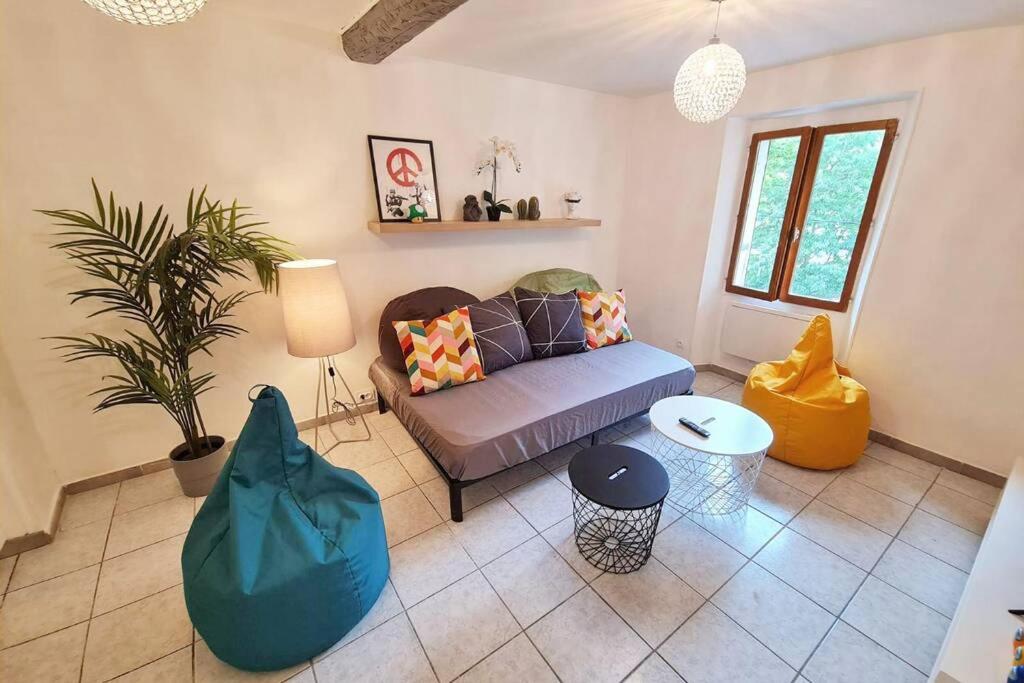 Appartement GregBnb-com - T2 Design 42m2 - Toulon Est - Wifi Fibre 2 Rue Berthier 83100 Toulon