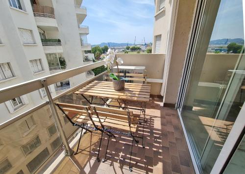 GregBnb-com - T2 Pleine Ville - CLIMATISE - BALCON - 1