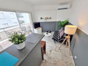 GregBnb-com - T2 Pleine Ville - CLIMATISE - BALCON - 1