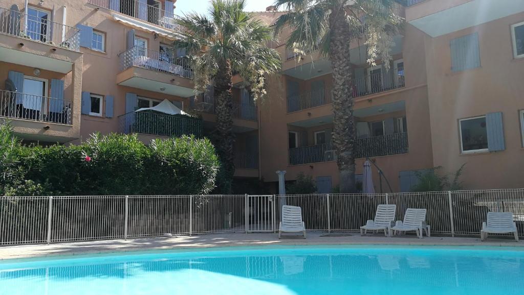 Appartement Grimaud 4 personnes - Piscine 16, Chemin de la Fons Couverte, Résidence Antoinette 83310 Grimaud