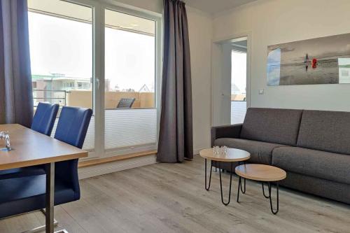 Große Ferienwohnung 8 im Haus Seeluft mit drei Balkonen und Meerblick