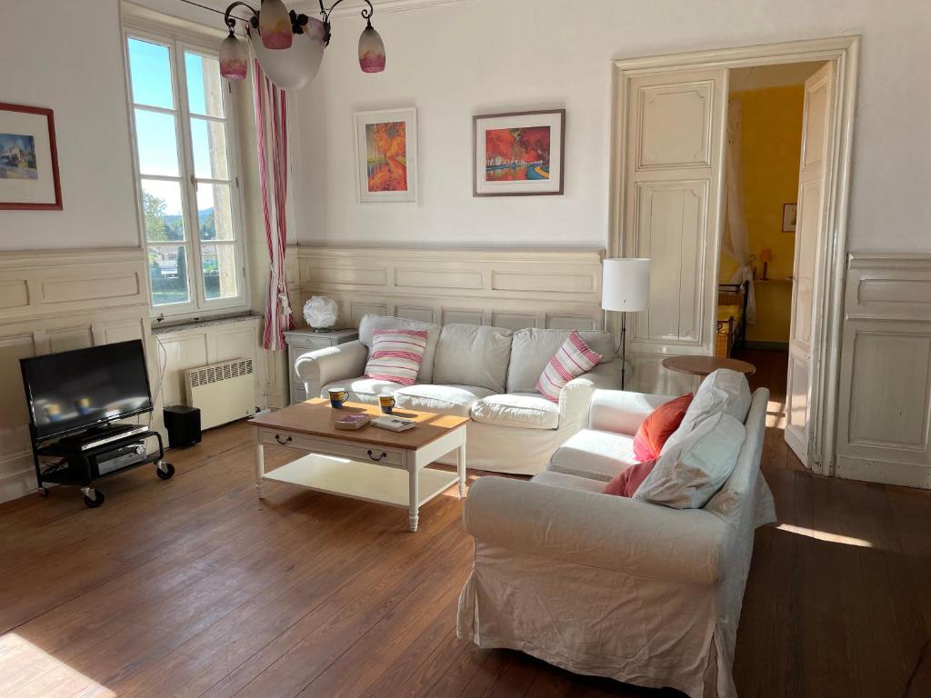 Appartement Große Ferienwohnung am Canal du MIDI mit Dachterrrasse 37 Quai des Tonneliers 11200 Homps