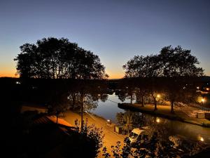 Große Ferienwohnung am Canal du MIDI mit Dachterrrasse