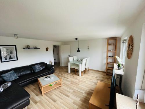 Große zentrale Wohnung, 4 Zimmer, 110qm, renoviert